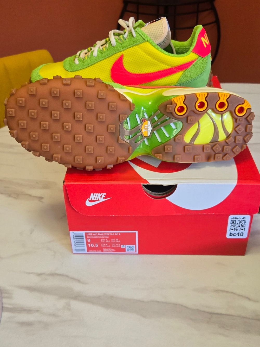 Nike MENS Neon Green and Yellow Trail Waffle Sneakers - Picture 4 of 5
